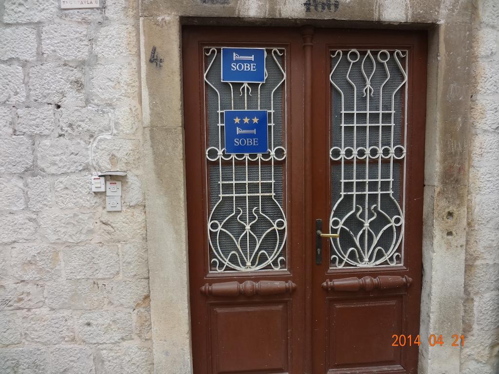 Room Mira Trogir Exterior foto